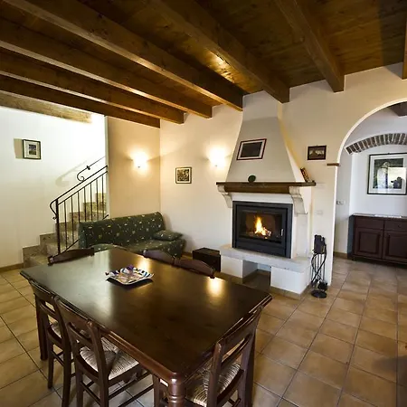 مزرعة للإقامة Della Pieve باردولينو